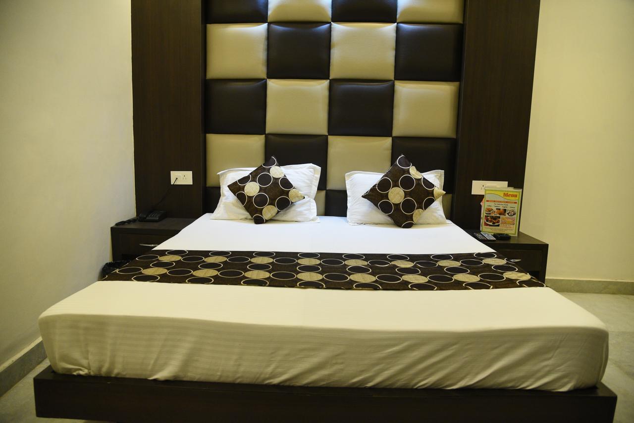Heritage Inn Ню Делхи Екстериор снимка