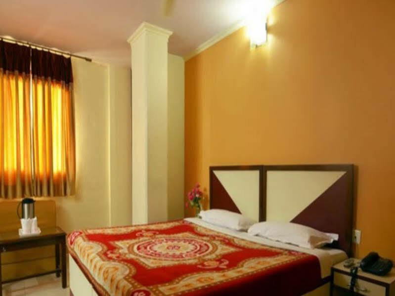 Heritage Inn Ню Делхи Екстериор снимка